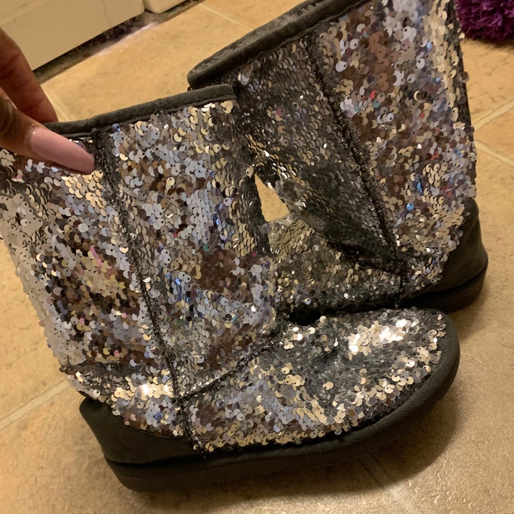 Cold weather boots! Bling bling!